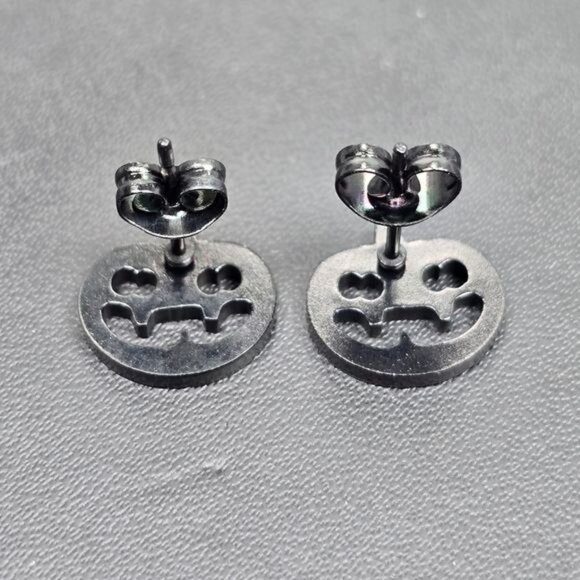 ๐ Black Jack-o'-lantern Earrings (NWOT) - Picture 3 of 5